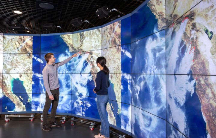Data visualisation wall