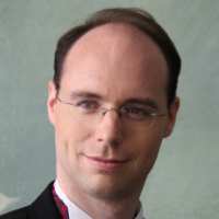 Bruno Clerckx portrait photo.