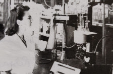 Phyllis Landor in a lab in 1943