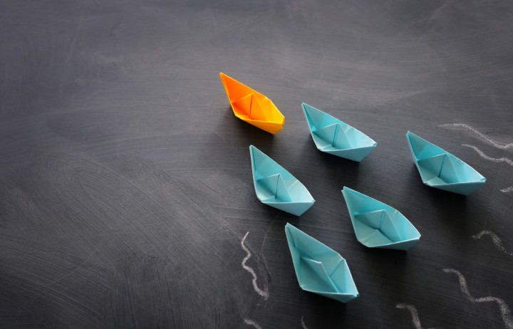 paperboat leading others
