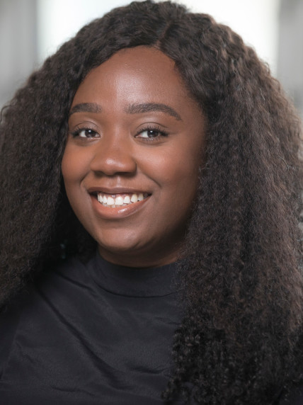 Lola Nezianya