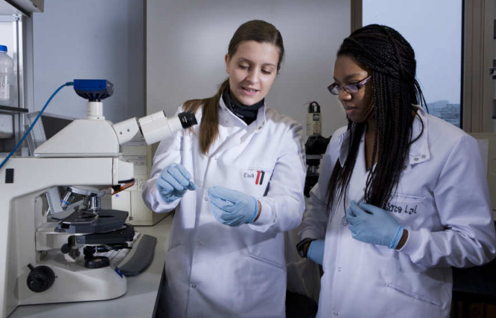 Two female researchers in the lab