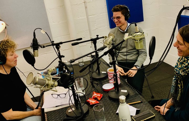 Audrey de Nazelle, Marc Stettler and Amanda Carpenter in the podcast studio
