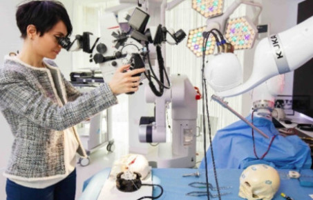 Cognitive Vision in Robotic Surgery