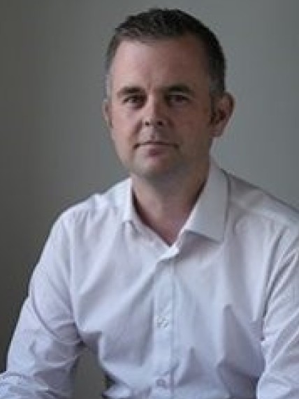 Dr Leon Barron